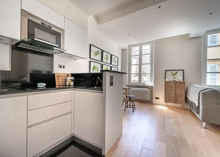 De L'horloge - Welkeys Antibes